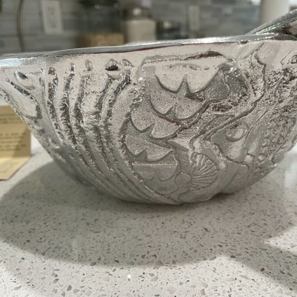 Cast Aluminum Cooking Bowl Sculpture and Serving spoons - Picture 5 of 10